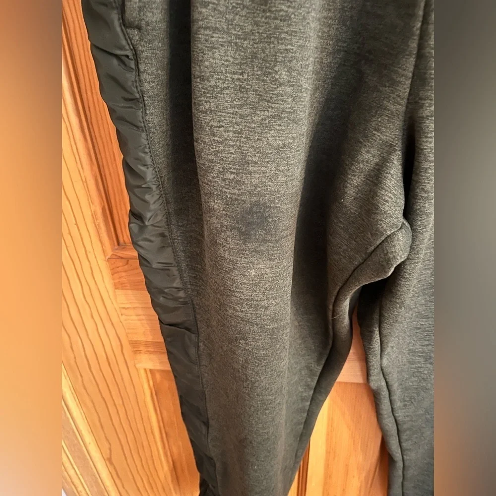 Reebok Gray Black Drawstring Comfort Size 2XL Joggers w Racing Stripes 3 Pockets
